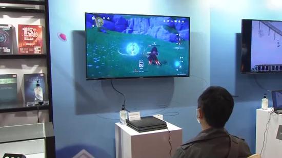 人在电视前中度可信度描述已自动生成